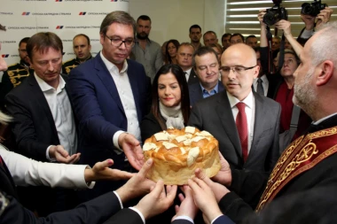 VUČIĆ SLAVI SVETOG NIKOLU U MOSKVI SA PUTINOM!
