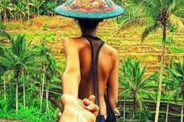 VOLE SE, FOTKAJU I ZARAĐUJU: Najpoznatiji parovi na Instagramu koji putuju svetom