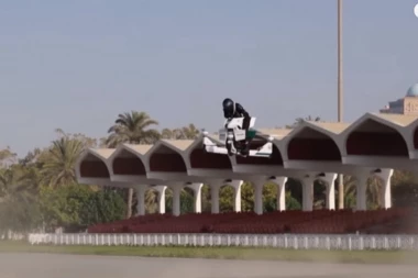 (VIDEO) KRIMINALCI NEMAJU ŠANSE: Policija u Dubaiju dobija dronove za jahanje