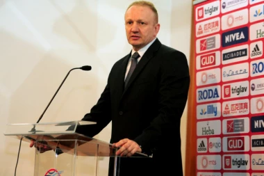 BIVŠI GRADONAČELNIK KRENUO U MEDIJSKU AKCIJU: Đilas i Ćosić napravili dil