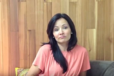 KRICI I SMRAD SPALJENE KOŽE: Ispovest glumice iz sekte u kojoj je unuka naše princeze!