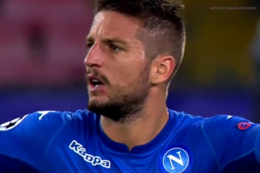 (FOTO) MARTENSOVA DEVOJKA: Volim seks na javnim mestima, grudi sam smanjila jer su bile prevelike