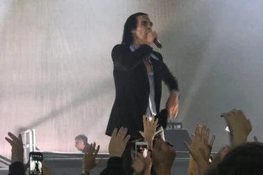 Nik Kejv otkrio na koji način komunicira sa pokojnim sinom