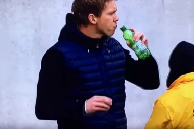 (VIDEO) TRENER HULIGAN: Pogodio šlašicom čoveka u publici