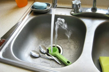 PRIPREMITE ZALIHE: Na Zvezdari tri ulice bez vode!