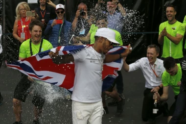 Nastavio gde je stao prošle sezone: HAMILTON NAJBRŽI NA PRVOM TRENINGU SEZONE!