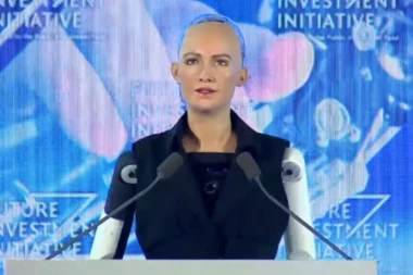 ROBOT SOFIJA DOBIO DRŽAVLJANSTVO: Ako ste fini prema meni, biću i ja prema vama!