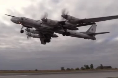 RUSKI AVIONI U AKCIJI: Vazdušni udari na teroriste u Idlibu