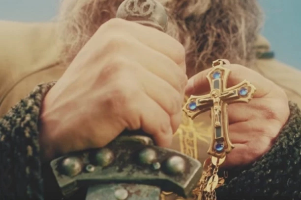 IZ CRKVE UKRADEN ZLATAN KRST VREDAN 10.000 DOLARA! Niko nema ideju ko je to mogao da uradi!