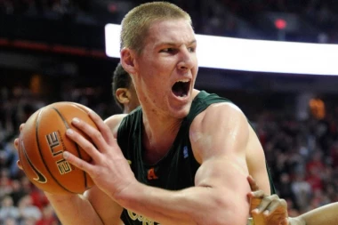 (VIDEO) Zvezda dovodi letošnju želju: AJVERSON POTPISUJE ZA CRVENO-BELE!