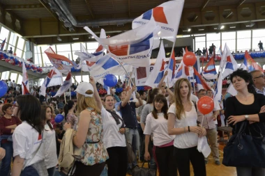 GRADSKI ODBOR SNS: Ironija je da Jeremić priča o kolapsu i uništavanju