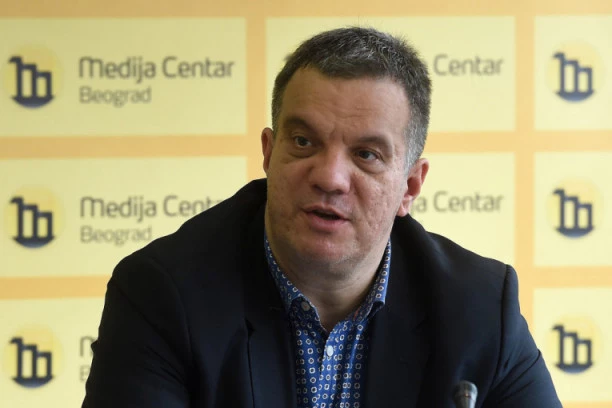 OBRADOVIĆ BI DA ISPROVOCIRA DRŽAVU I PREDSTAVI SE KAO ŽRTVA: Dejan Vuk Stanković objasnio šta stoji iza Boškovih ludorija