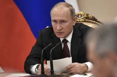 PUTIN ZABRINUT: ZAŠTO SKUPLJAJU DNK RUSA?! KO HOĆE BIOLOŠKI RAT?!