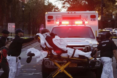 (FOTO) ON JE POČINIO KRVAVI PIR NA MENHETNU!