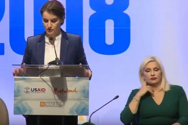 (VIDEO) OVAKO JE ZORANA MIHAJLOVIĆ REAGOVALA TOKOM GOVORA PREMIJERKE