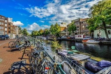 Fascinantni simbol Amsterdama: Kanali koji su iskopani još u 17. veku i sada izazivaju odgovore na ova pitanja!