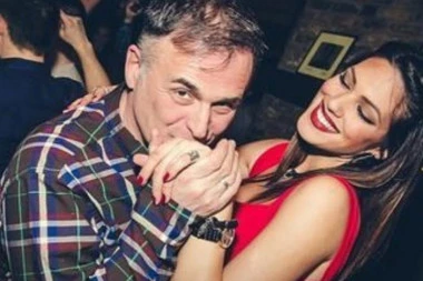 NINA RADULOVIĆ DANAS SLAVI, A OD LEČIĆA NI TRAGA: Voditeljka ne krije sreću!