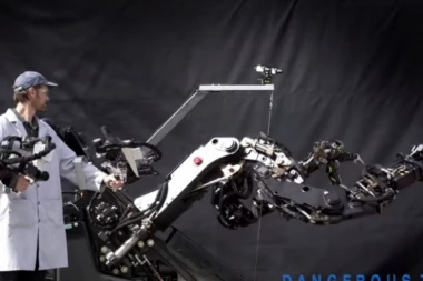 Ovo je kombinacija snage robota i fleksibilnosti čoveka