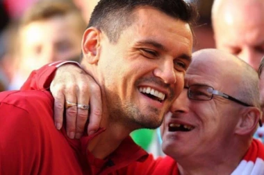 POSLE PRETNJI SMRĆU: Lovren igrač meseca u Liverpulu