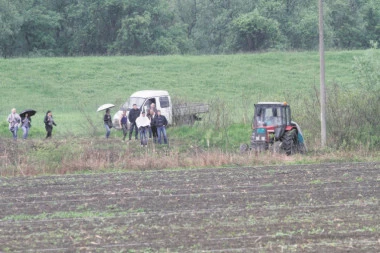 MLADIĆ ISEKAO VENE na nasipu na kojem je ubijena Jelena Marjanović!