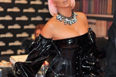 JELENA KARLEUŠA ŠOKIRALA PRIZNANJEM! Dve godine nakon afere otkrila: ZBOG VRANJEŠA SAM HTELA DA SE UBIJEM!