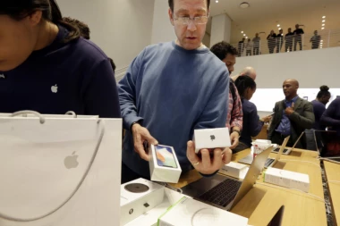 PALE TUŽBE ZA GIGANTA: Apple ćuti, dok korisnici zapomažu!