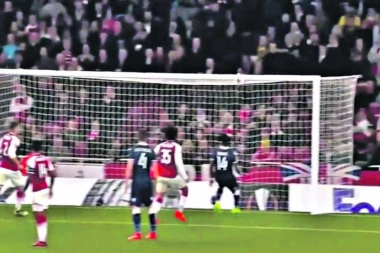 ĆALE MI REKAO: SINE, SAMO JEDAN ČOVEK  MOŽE DA IZAZOVE MUK U LONDONU!