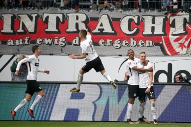 (VIDEO) GAĆINOVIĆ I JOVIĆ NADIGRALI VELJKOVIĆA: Verder i dalje bez pobede u Bundesligi