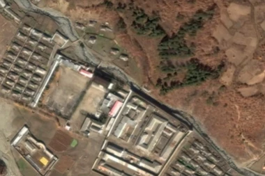 ZASTRAŠUJUĆI SNIMAK: Pogledajte šta radi Kim Džong Un!