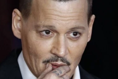 Džoni Dep uhvaćen sa mnogo mlađom devojkom u Beogradu!