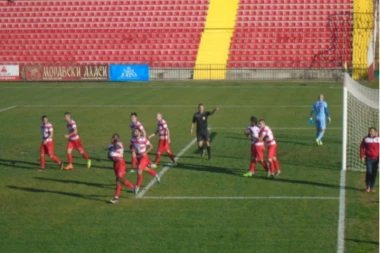 Fudbaleri Borca stupili u štrajk!