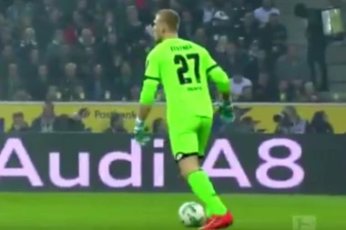 (VIDEO) Gde je lopta golmane?