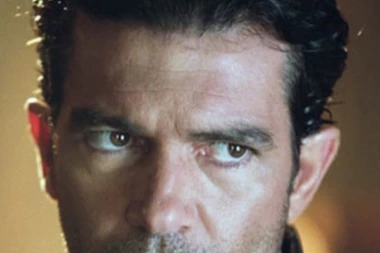 Poznatom glumcu preminula majka, njegova poruka će vas rasplakati!