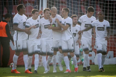 (VIDEO) PARTIZAN IZ KECA U DVOJKU: Saša Ilić iz penala i Jovanović doneli pobedu crno-belima