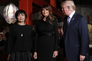 BISERIMA NIJE MOGLA DA ODOLI: Šta radi Melanija dok Tramp vodi politiku?