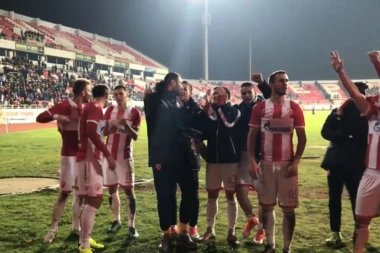 (VIDEO) Slavlje fudbalera Zvezde sa navijačima