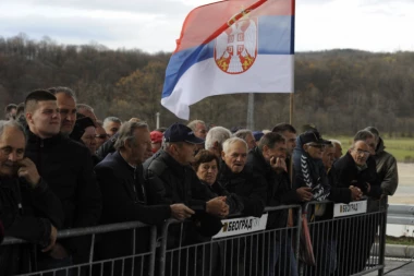 CRNA GORA: Srpski barjak samo na svadbama!