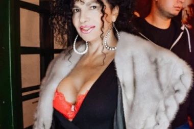 KIČ ILI NE - ZADRŽAĆE VAM POGLED: Ovako Lidija Vukićević slavi Božić!