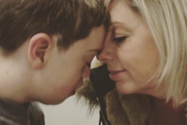 RASTUŽIO JE I NAJČVRŠĆA SRCA: Instagram je nemilosrdno izbrisao fotografiju njenog sina