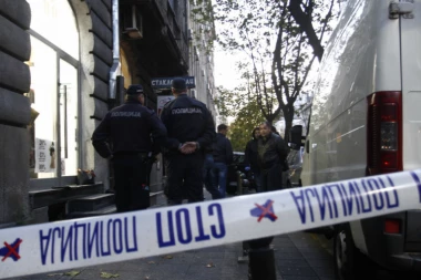 POLICAJKA PUKOM SREĆOM PREŽIVELA LIKVIDACIJU NA VRAČARU: Spavala dok su joj rešetali kuma