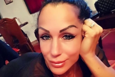 Krenula u šoping: POLUGOLA LJUBA PANTOVIĆ!