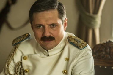 GEJ PERA UMALO SRUŠIO DVOR