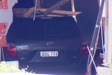 (VIDEO) STRAŠNA TRAGEDIJA U SIDNEJU: Žena se zakucala u školu i ubila dva dečaka!