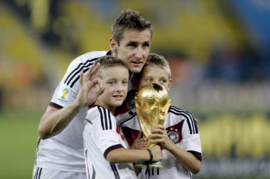 (FOTO,VIDEO) Miroslav Klose se vratio u Bajern Minhen!