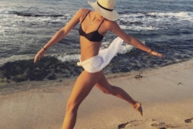 (VIDEO) Milioni muškaraca gledaju ovaj snimak otvorenih usta: Šarapova šta god da uradi je čist se*s!