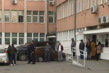 (FOTO) Teško povređen srednjoškolac u Novom Pazaru