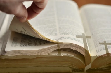 Proročanstvo Tarabića se obistinjuje! Korona opisana na 91. strani? U Srbiju će se iz "belog sveta" vraćati u kolonama...