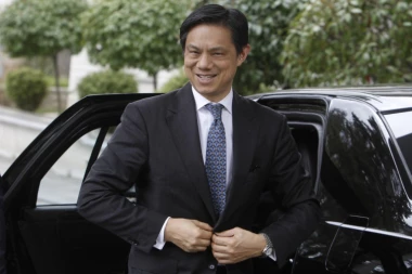 HOJT JI GUSLA PO STAROM: Srbi da znaju koliko dajemo mi, a koliko Rusi