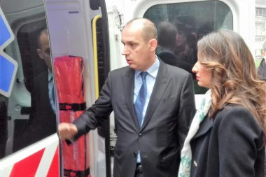 Novа sаnitetskа vozilа zа zdrаvstvene ustаnove širom Srbije