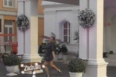 PRVO JOJ NAPRAVIO HAOS U KREVETU, PA U MOZGU: Mina pukla, gađala Đeksona gitarom!